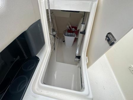 Boston-whaler 230-VANTAGE image