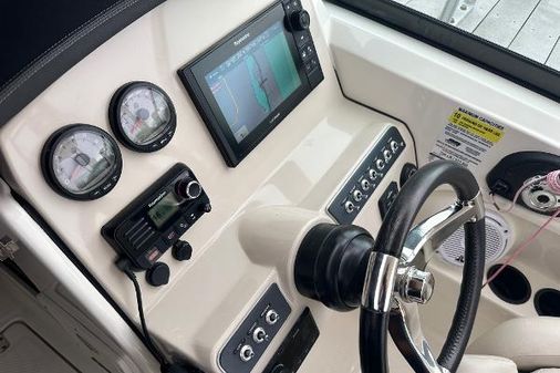 Boston-whaler 230-VANTAGE image
