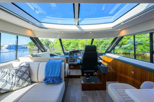 Riviera 5400 Sport Yacht image