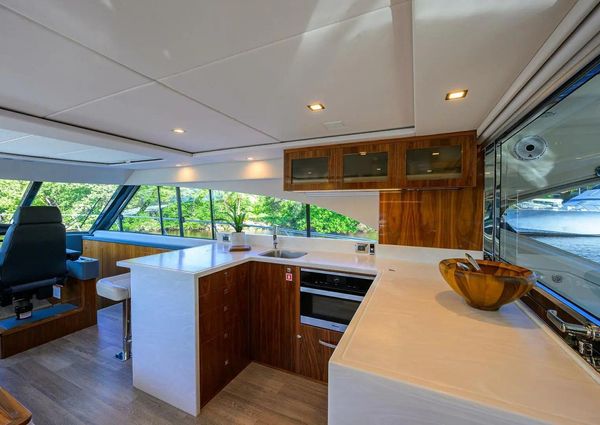 Riviera 5400 Sport Yacht image