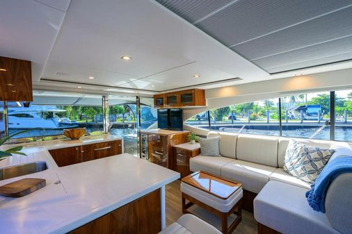 Riviera 5400 Sport Yacht image