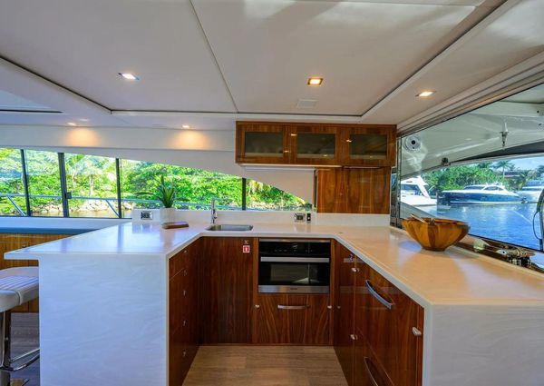 Riviera 5400 Sport Yacht image