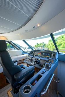 Riviera 5400 Sport Yacht image