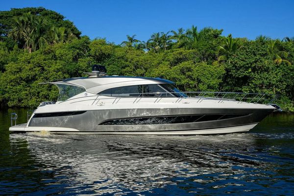 Riviera 5400 Sport Yacht - main image