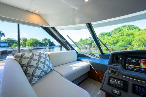 Riviera 5400 Sport Yacht image