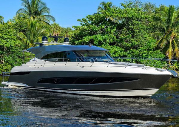 Riviera 5400 Sport Yacht image