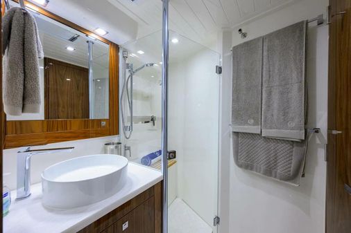 Riviera 5400 Sport Yacht image