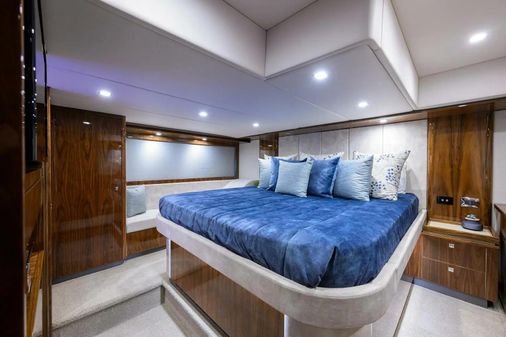 Riviera 5400 Sport Yacht image