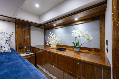 Riviera 5400 Sport Yacht image