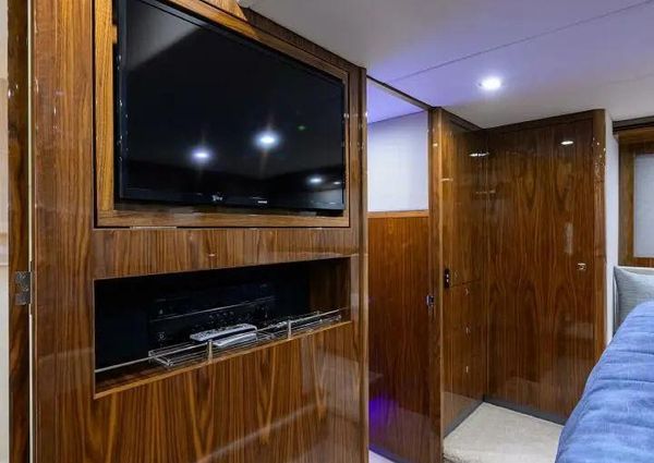 Riviera 5400 Sport Yacht image