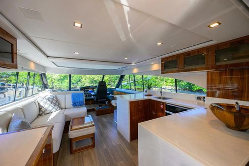 Riviera 5400 Sport Yacht image