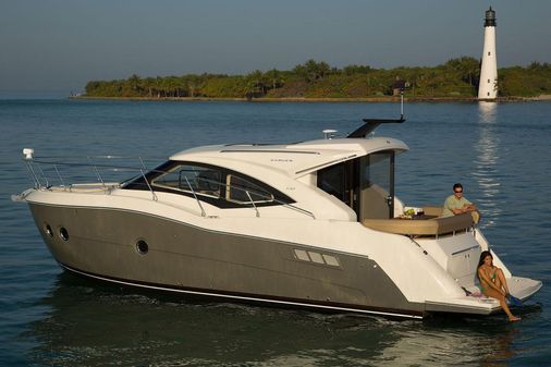 Carver C37 image