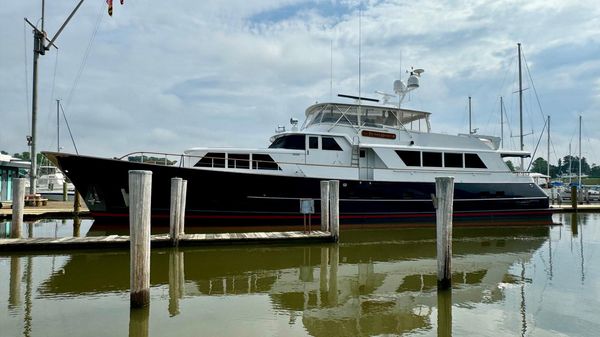 Burger 92 Raised Pilothouse 