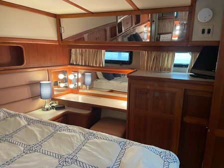 Carver 42 Aft Cabin Motor Yacht image