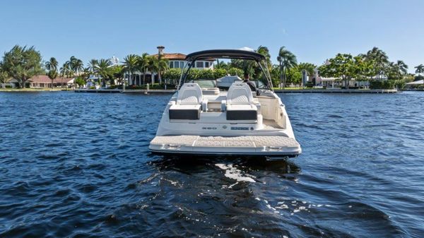 Sea Ray 290 Sundeck image