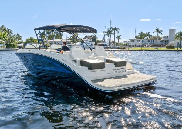 Sea Ray 290 Sundeck image