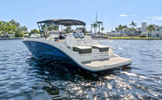 Sea Ray 290 Sundeck image