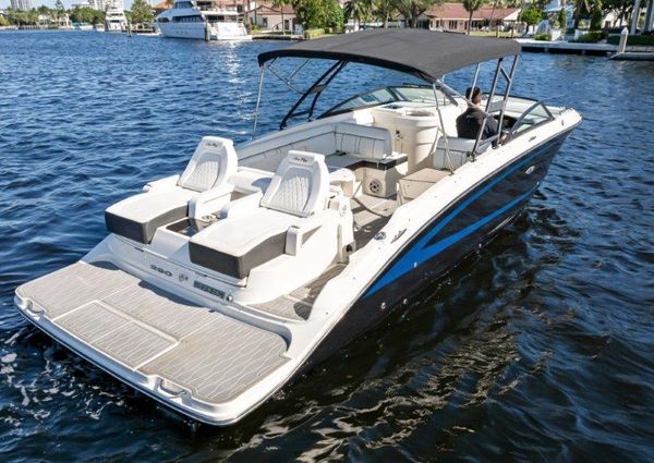 Sea Ray 290 Sundeck image