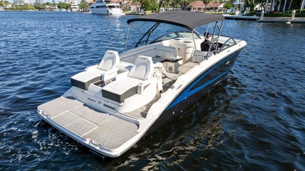 Sea Ray 290 Sundeck image