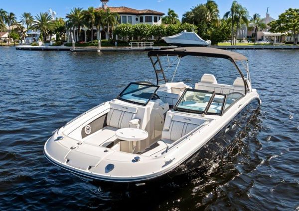 Sea Ray 290 Sundeck image