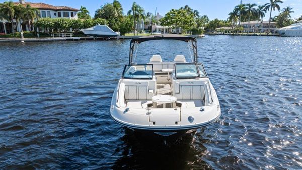 Sea Ray 290 Sundeck image