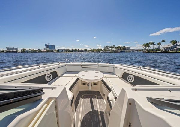 Sea Ray 290 Sundeck image