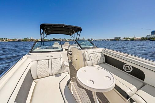 Sea Ray 290 Sundeck image