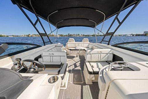 Sea Ray 290 Sundeck image