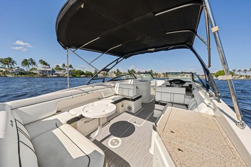 Sea Ray 290 Sundeck image