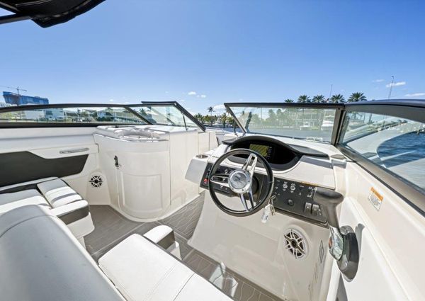 Sea Ray 290 Sundeck image