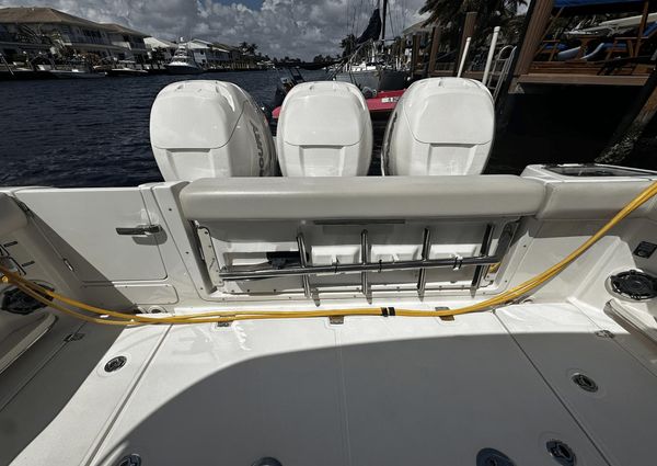 Boston Whaler 350 Realm image