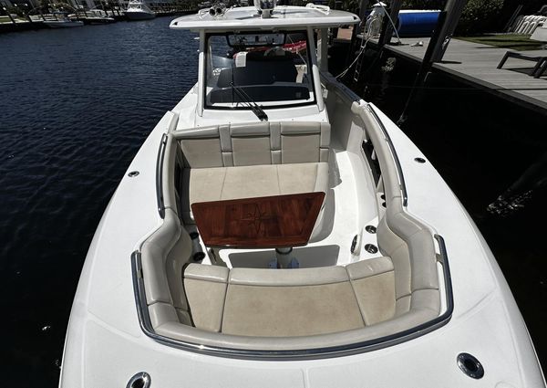 Boston Whaler 350 Realm image