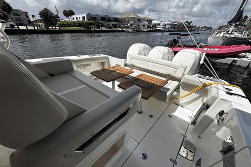 Boston Whaler 350 Realm image