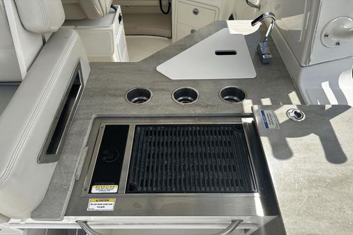 Boston Whaler 350 Realm image