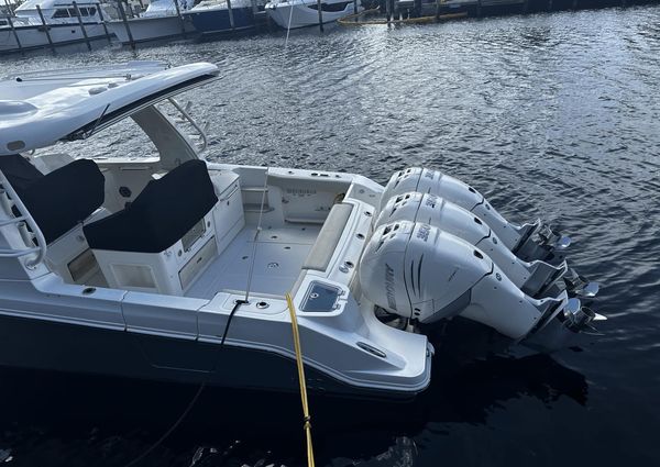 Boston Whaler 350 Realm image