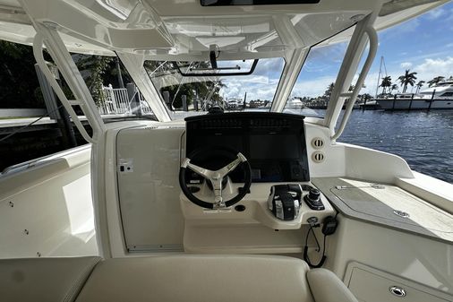 Boston Whaler 350 Realm image