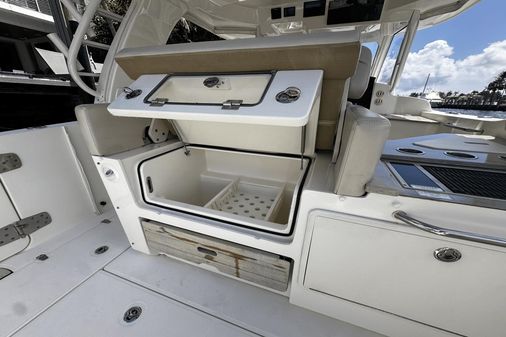 Boston Whaler 350 Realm image