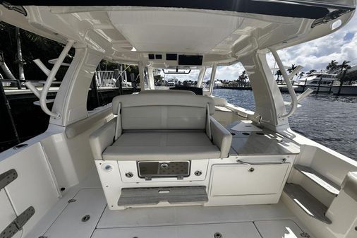 Boston Whaler 350 Realm image