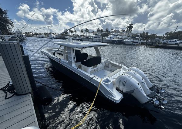 Boston Whaler 350 Realm image