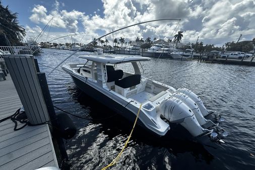 Boston Whaler 350 Realm image