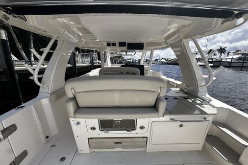 Boston Whaler 350 Realm image