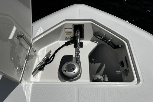 Boston Whaler 350 Realm image