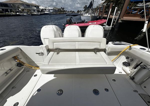 Boston Whaler 350 Realm image