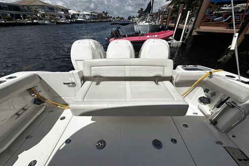 Boston Whaler 350 Realm image