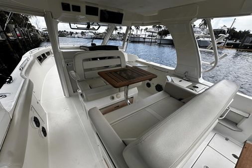 Boston Whaler 350 Realm image