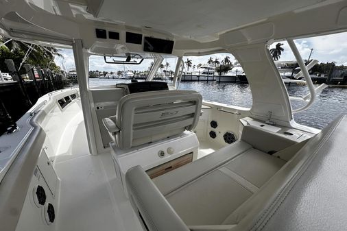 Boston Whaler 350 Realm image