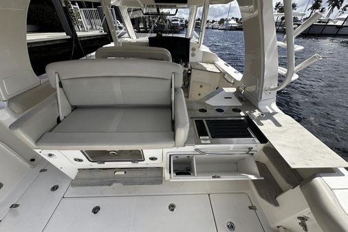 Boston Whaler 350 Realm image