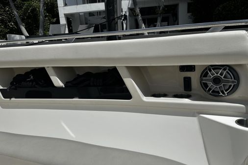 Boston Whaler 350 Realm image