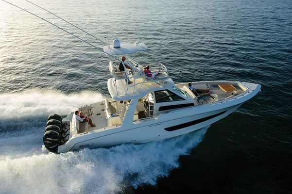 Boston Whaler 420 Outrage - main image