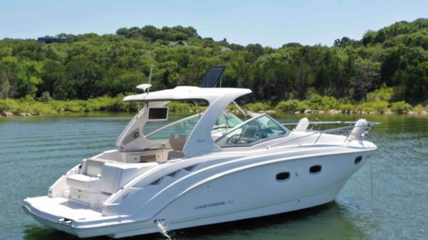 Chaparral 330 Signature